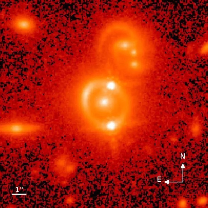 Các vật thể khối lượng lớn làm cong ánh sáng. Khi các nhà nghiên cứu sử dụng Hubble để phát hiện một chuẩn tinh từ vũ trụ sơ khai, họ đã sử dụng nó và phát hiện tốc độ giãn nở của vụ trụ đang nhanh hơn so với trước đây. Nguồn: Kính viễn vọng Không gian Hubble của NASA, Tommaso Treu/UCLA và Birrer et al.