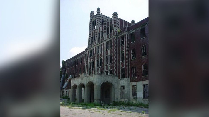 Waverly Hills, được xây dựng vào năm 1910 ở rìa Louisville, được đồn đại là bị đồn "ma ám" khi đây là nơi điều trị cho các nạn nhân của "bệnh dịch trắng", những câu chuyện thí nghiệm y tế bất hợp pháp đã diễn ra tại đây. Nguồn: Kris Anold