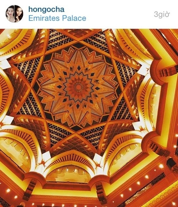 Được biết, khách sạn Emirates Palace tọa lạc trên đường West Corniche được làm bằng 40 tấn vàng với tổng chi phí xây dựng trên 3 tỷ USD, Emirates Palace đang là khách sạn hoành tráng nhất trên thế giới.