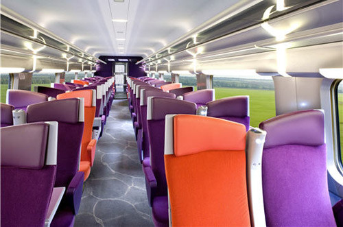 Nội thất hiện đại, bắt mắt bên trong tàu cao tốc TGV.