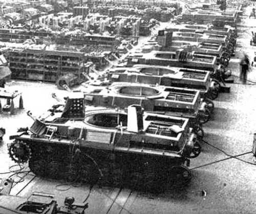 Khung gầm Tiger Porsche sau đó được chọn làm cơ sở của pháo tự hành Jagdpanzer (hay Panzerjäger), cuối cùng nguyên mẫu trên được gọi là pháo tự hành Ferdinand và được bổ sung thêm khẩu pháo chính 88mm mới.