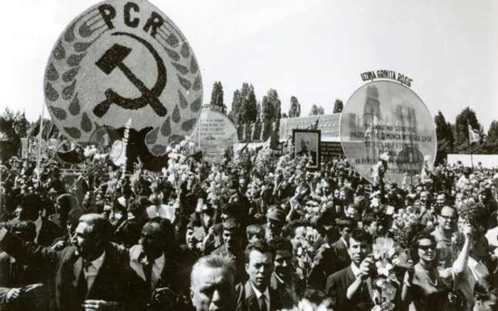 Sau khi Liên Xô tan rã vào năm 1991, các vùng lãnh thổ phía Đông trở thành một phần của Ukraine và Cộng hòa Moldova. Ở Romania, sau Thế chiến II, Đảng Cộng sản nổi lên như một lực lượng chính trị chính, dẫn đến việc Nhà vua buộc phải thoái vị và thành lập một nước cộng hòa nhân dân vào năm 1947.