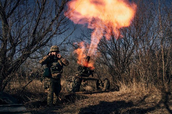 Quan trọng hơn, quân đội Nga vẫn chưa hoàn toàn áp chế được pháo binh Ukraine bắn yểm trợ vào phía sau Marinka, điều này càng làm tăng thêm khó khăn cho quân đội Nga trong việc đánh chiếm khu vực đô thị Marinka.