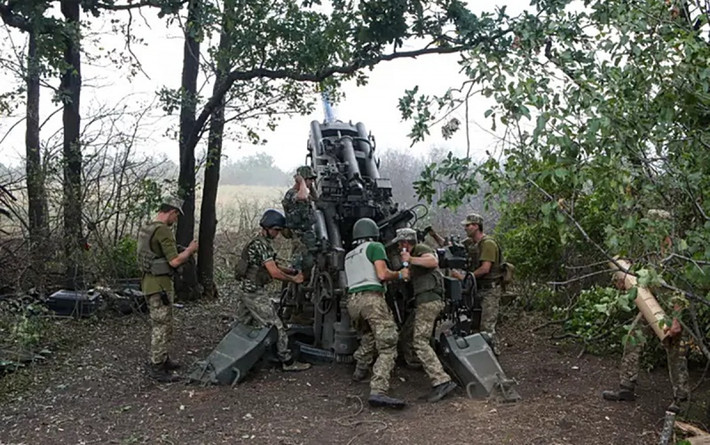Pháo tự hành Caesar bổ sung sẽ tăng cường sức mạnh cho quân đội Ukraine. Xét đến tình hình thực tế trên chiến trường Nga-Ukraine, quân đội Nga và Ukraine đang tham gia vào một cuộc chiến tranh tiêu hao trên một mặt trận dài hàng trăm km. Trong bối cảnh này, bên nào cũng phụ thuộc rất nhiều vào pháo binh và gần như không thể chiến đấu nếu không có pháo binh.