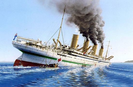 Hay như tàu HMHS Paris của Anh bị không quân Đức bỏ bom chìm vào ngày 2/6/1940 trong chiến dịch Dynamo. Tàu Paris lúc đó được đăng ký làm tàu bệnh viện, được sơn màu trắng và có dấu thập tự đỏ đúng quy định.