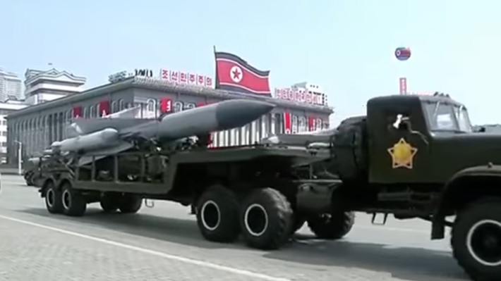 Vào giữa thập niên 1980, phòng không Triều Tiên được Liên Xô trang bị cho hệ thống tên lửa phòng không S-200, có khả năng đánh chặn tốt hơn nhiều so với tên lửa S-75; S-200 có phạm vi tác chiến gấp 4 lần của S-75 và có thể tấn công mục tiêu ở độ cao cực lớn.