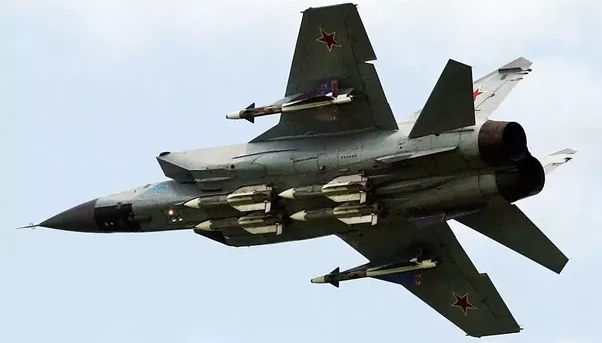 Nhưng hiện nay, Nga đã phát triển một loạt hệ thống phòng không tiên tiến hơn, bao gồm hệ thống tên lửa đất đối không siêu thanh S-500, với tốc độ đánh chặn với những mục tiêu có tốc độ cực đại đến Mach 14+, tầm bắn đến 600 km và tên lửa không đối không siêu thanh R-37 trang bị cho MiG-31.