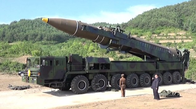 Với tầm bắn khoảng 10.000 km, Hwasong-14 là loại tên lửa đầu tiên của Triều Tiên có khả năng vươn tới lục địa Bắc Mỹ. Tầm bắn của Hwasong-14 được nâng lên đáng kể so với những dự đoán ban đầu, khi Mỹ đánh giá Hwasong-14 chỉ có tầm bắn trong cự ly từ 7.000 đến 9.500 km.