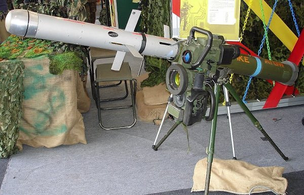 Tên lửa Spike NLOS sẽ giúp máy bay và phi công điều khiển trực thăng tấn công Apache an toàn sau chỗ ẩn nấp, có thể một ngọn đồi hoặc cánh rừng và phóng tên lửa đến mục tiêu, mà không sợ bị đối phương phát hiện và tiêu diệt.