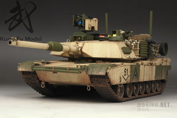 Về khả năng phát hiện, M1A2 có lẽ vượt trội hơn vì có các thiết bị quan sát ảnh nhiệt thế hệ thứ ba, so với loại thiết bị ảnh nhiệt xuất khẩu nước ngoài của T-90M. Về tính cơ động, trọng lượng nhẹ hơn của T-90M, giúp nó có khả năng di chuyển tốt hơn SEP V3.