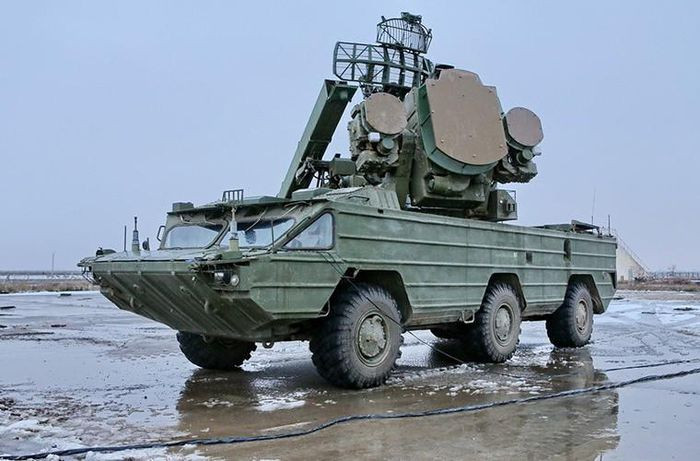 Theo kịch bản giả định, các máy bay không người lái được phát hiện từ hướng Crimea, bay đến tấn công lãnh thổ Ukraine, lực lượng vũ trang Ukraine đã sử dụng hệ thống phòng không Osa-AKM để bắn hạ các máy bay này.