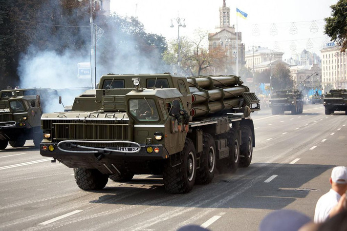 Trong kế hoạch này, hệ thống pháo phản lực phóng loạt BM-30 Smerch cũng được phía Ukraine khai nhiều ở biên giới giáp với đảo Crimea, với ý định tấn công vào phá hủy các vị trí tập kết triển khia của đối phương và ngăn chặn hoạt động do thám.