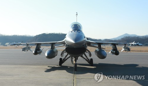 MiG-23 có thể là máy bay chiến đấu một động cơ nhanh nhất từng được thiết kế, tốc độ và có thể đạt Mach 2,35; trong đó F-16 chỉ có thể đạt tốc độ Mach 2 trở xuống. Mặc dù F-16 gặp bất lợi về tốc độ và trần bay, nhưng bù lại, F-16 được bù đắp rất nhiều, trong các tính năng khác.