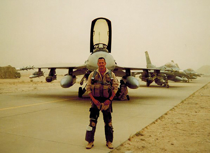 Saudi Arabia là khách hàng thứ 3 của F-15, sau Israel và Nhật Bản. Viên phi công đào tẩu được cho là đã bất mãn với chính phủ và đường lối ngày càng thân phương Tây của Saudi.