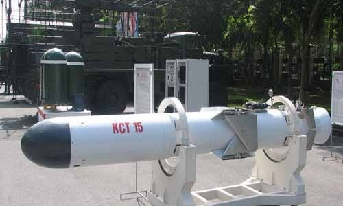 Theo thống kê chưa đầy đủ, các quốc gia như Việt Nam, Iran, Triều Tiên, Thổ Nhĩ Kỳ, Hàn Quốc, Ấn Độ và Pakistan đều đã có trình độ nhất định về khả năng nghiên cứu, phát triển và độc lập sản xuất tên lửa chống hạm. Ảnh: Tên lửa chống hạm Việt Nam tự sản xuất.