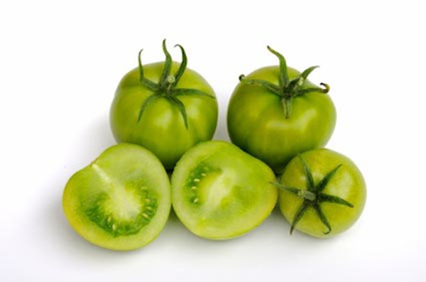 3. Cà chua xanh. Cà chua xanh chứa tomatine, ăn lượng lớn dễ gây ngộ độc. Ước tính, chỉ cần tiêu thụ 0,2-0,4g tomatine cũng có thể gây ngộ độc thực phẩm. (Ảnh minh họa)