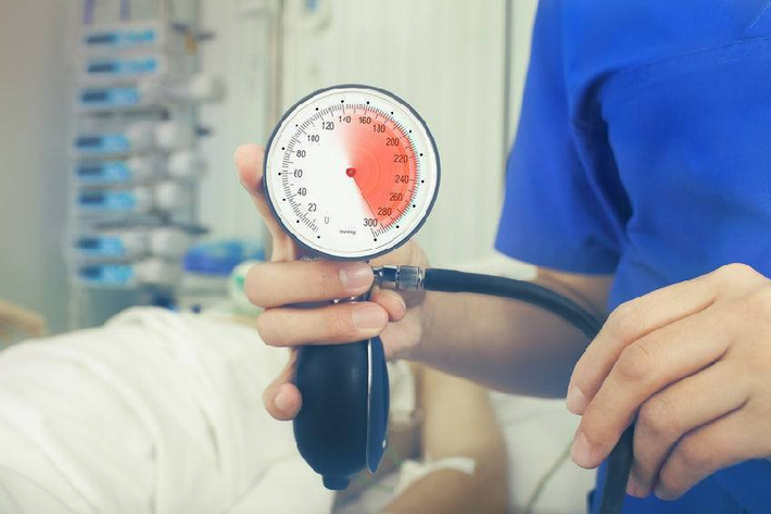 Tuy nhiên, mọi người không nên quan niệm sai lầm rằng thuốc điều trị tăng huyết áp là một loại thần dược có thể ổn định huyết áp mà không cần phải điều chỉnh lối sống. Ảnh minh họa: ABLW.