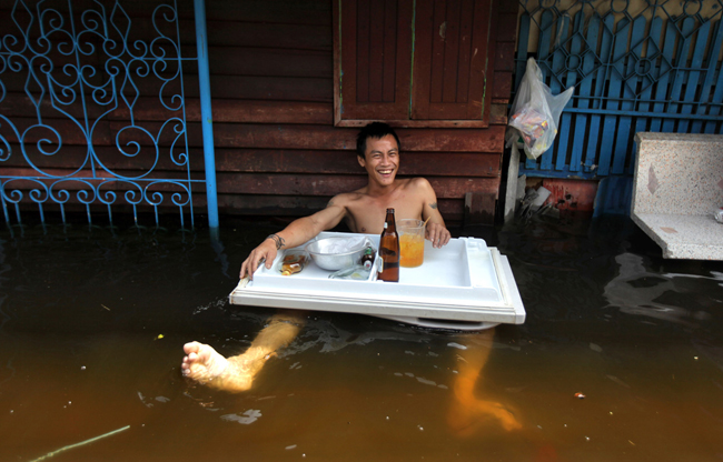 Muôn kiểu nhậu ngày ngập.