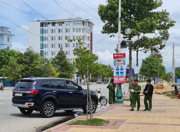 Ngày 30/6, Cơ quan điều tra hình sự khu vực 3 có Công văn số 69/DTHS-KV3 gửi Cơ quan Cảnh sát điều tra Công an TP, Viện KSND TP Phan Rang - Tháp Chàm đề nghị hỗ trợ các thủ tục điều tra ban đầu: Khám nghiệm hiện trường, khám nghiệm tử thi, khám nghiệm phương tiện...