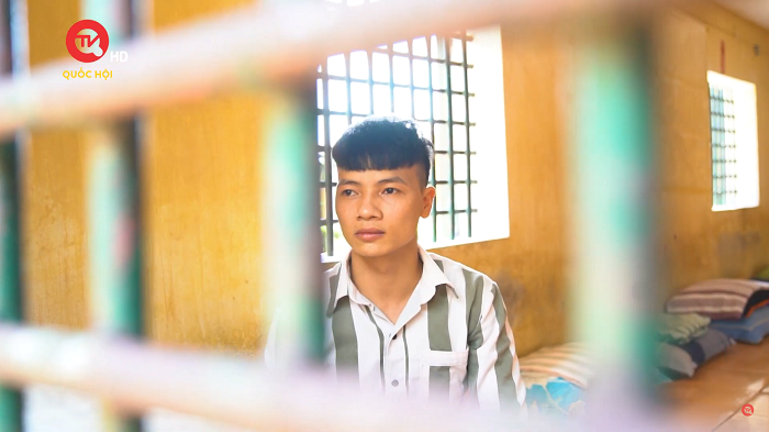 Vào tù khi tuổi đời còn khá trẻ, tuy nhiên quá trình cải tạo của Khá được đánh giá rất tốt. Tuổi trẻ có những lúc bồng bột nhưng phải biết mình sai ở đâu và phải biết sửa sai. (Ảnh: Truyền hình Quốc hội). >>> Mời độc giả xem thêm video Khởi tố giang hồ mạng Dũng Trọc, bố nuôi của Khá Bảnh và 4 đồng phạm: