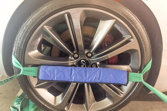 Mẫu xe thể thao Infiniti Q60 Coupe có 6 chế độ lái khác nhau là Standard, Snow, Eco, Sport, Sport+ và Customize. Bên trong khoang lái của Infiniti Q60 Coupe được trang bị hệ thống giải trí như dàn âm thanh Bose 13 loa hoàn toàn mới...