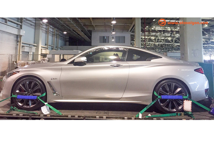 Chiếc Infiniti Q60 sắp được giới thiệu tại triển lãm VIMS 2016 tại Việt Nam sử dụng động cơ tăng áp kép V6 3.0L Twin-Turbo đạt công suất 300 mã lực tại 6.400v/ph và mô-men xoắn 400Nm tại 1.600-5.200v/ph, kết hợp với hộp số tự động 7 cấp.