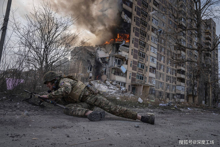 Ônh Cherevati, phát ngôn viên của Mặt trận miền Đông Ukraine xác nhận rằng, lính đánh thuê Wagner và lính dù Nga phát động 13-24 cuộc tấn công mỗi ngày và thương vong hàng ngày của Quân đội Ukraine đang tăng lên nhanh chóng.