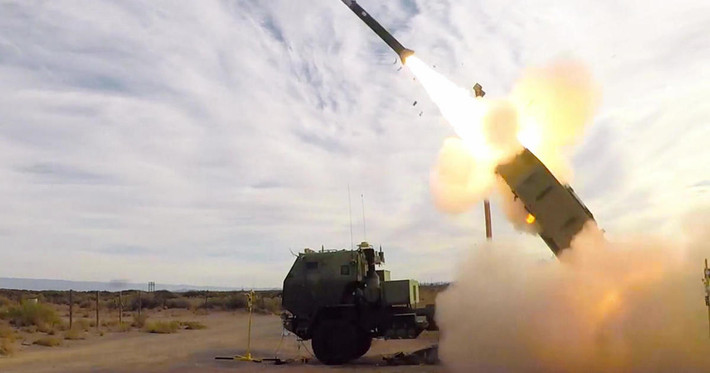 Mặc dù đạn tên lửa HIMARS vẫn có thể bắn trúng mục tiêu, nhưng chúng ngày càng bắn trượt thường xuyên hơn. Do vậy các chuyên gia Ukraine và Mỹ đang tìm kiếm giải pháp nhằm khắc phục vấn đề này. Ảnh:TG@Vadim.
