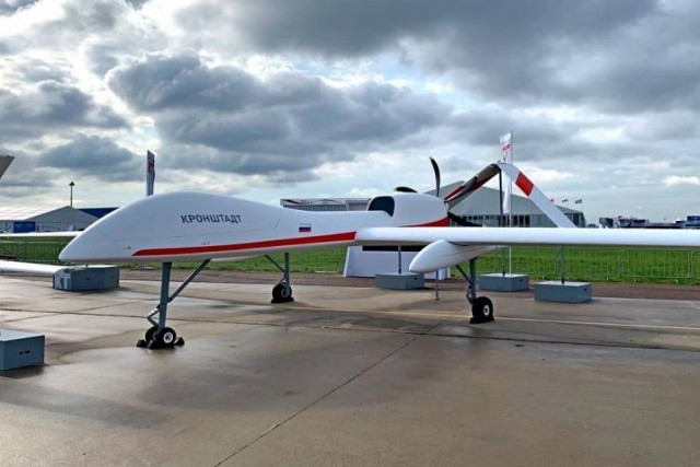 Trong chiến đấu, UAV Sirius sẽ luôn hoạt động dưới sự bảo vệ của máy bay bay chiến đấu “che đầu”. Nhưng các máy bay chiến đấu có người lái của Không quân Nga, sẽ không cố bay vào phạm vi sát thương của những hệ thống tên lửa tầm trung Ukraine, để tránh rủi ro cho máy bay và phi công.