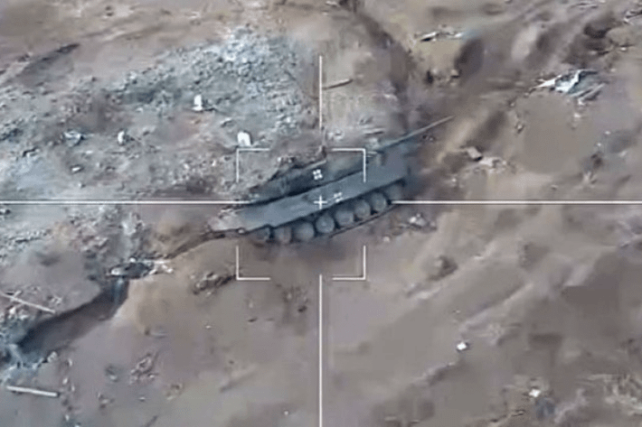 Sau rất nhiều kỳ vọng, sau hai tháng gần đây, số phận của xe tăng Leopard 2 của Ukraine chắc ai cũng đã rõ. Vào ngày 27/7 vừa qua, tờ "Financial Times" của Anh đã thừa nhận rằng, cuộc phản công cơ giới hóa của Ukraine theo kiểu phương Tây là "chậm và tốn kém".