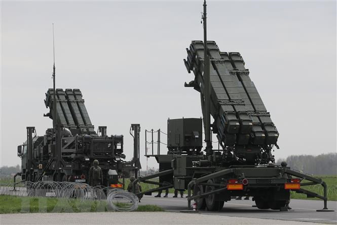 Có thể nói, Ukraine tuyên bố năng lực phòng không của nước này đã trở nên kỳ diệu chỉ sau một đêm nhưng thực tế lại thiếu sự hỗ trợ cơ bản. Mặc dù các nước phương Tây đã hỗ trợ Ukraine một số tên lửa phòng không nhất định, bao gồm cả tên lửa phòng không Patriot của Mỹ và các hệ thống tên lửa phòng không tiên tiến của Đức, nhưng số lượng này còn hạn chế và thiếu đồng bộ.