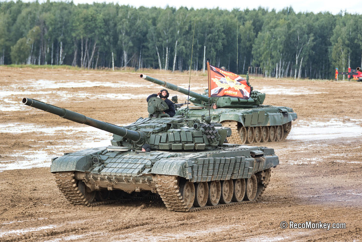 Trước khi làm chỉ huy đơn vị xe tăng T-90, Svetliy là chỉ huy đơn vị được trang bị xe tăng T-72 phiên bản nâng cấp đầu tiên. Điều này có nghĩa là anh ta đã từng sử dụng một chiếc xe tăng được chế tạo từ năm 1979, và các nhà sản xuất Nga nâng cấp nên phiên bản T-72 B1, với máy đo cự ly laser và hệ thống điều khiển hỏa lực điện tử đầu tiên.