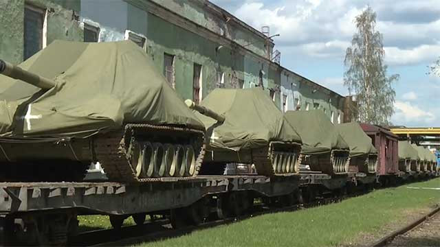 Như trang Bulgarian Military đã đưa tin vào cuối năm 2022, khi Quân khu Trung tâm của Nga nhận được một đợt trang bị lớn T-90M, các cuộc thử nghiệm đầu tiên đối với các phương tiện bọc thép này đã ngay lập tức bắt đầu trước khi chúng lên đường tới chiến trường Donetsk. Vào thời điểm đó, một nguồn tin của Nga cho biết, việc sử UAV để hiệu chỉnh bắn cho T-90M đã được quan sát thấy trong các cuộc thử nghiệm.