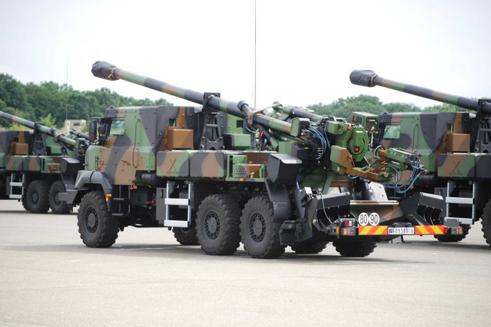 Dự kiến trong vài tháng tới, Ukraine sẽ nhận lại các khẩu pháo đã được sửa chữa và sẵn sàng chiến đấu, sau đó Ukraine sẽ trả lại các khẩu pháo này cho Quân đội Pháp (?). Ban đầu, khả năng cung cấp cho Ukraine loại pháo khác đã được xem xét, nhưng việc này đòi hỏi quân đội Ukraine phải được huấn luyện lại từ đầu.