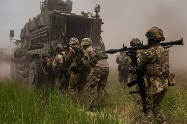 Mặc dù vũ khí trang bị một số đơn vị Ukraine tại chiến trường Zaporizhia không theo tiêu chuẩn của "lữ đoàn NATO"; nhưng có một đặc điểm khác của quân đội Ukraine trong giai đoạn hai của cuộc “đại phản công” cũng được thể hiện, đó là thực hiện chiến thuật theo “giáo trình” của NATO.