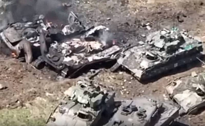 Nhưng kết quả là chiến thuật "đòn tấn công bằng sóng người" của quân đội Ukraine đã bị giáng một đòn trực diện trước hỏa lực pháo binh của Nga. Chỉ trong khoảng 4 tuần, khoảng 25% số xe bọc thép do NATO viện trợ đã bị phá hủy; quân đội Ukraine cũng tổn thất 35% binh lực.