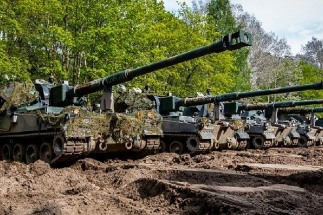 Vì lý do này, NATO đã chỉ trích gay gắt việc sử dụng chiến thuật của quân đội Ukraine trên chiến trường và cho rằng, tổn thất là do việc sử dụng chiến thuật không thực sự hợp lý của quân đội Ukraine. Vì vậy, trong giai đoạn 2 của cuộc tấn công, quân đội Ukraine đã thay đổi chiến thuật, bằng cách phân tán quân và tập trung lực lượng tăng thiết giáp để phát động tấn công theo cụm vào tuyến phòng ngự của Nga.