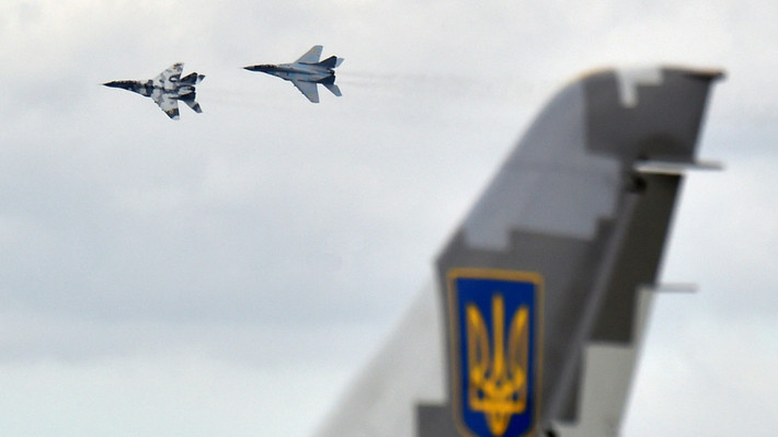 Về cơ bản, MiG-29 của Ukraine chỉ có thể dựa vào việc bay ở độ cao cực thấp (việc này rất nguy hiểm) để đi vào điểm mù của hệ thống phòng không mặt đất Nga, nhằm tránh các cuộc tấn công bằng tên lửa phòng không của Nga.