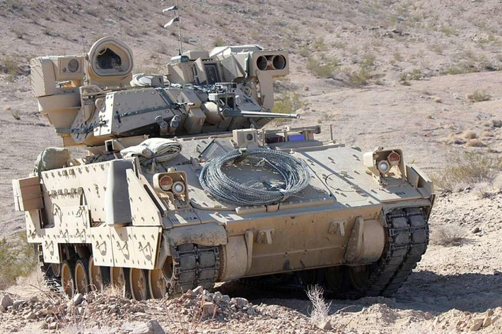 Trong lô xe chiến đấu Bradley đầu tiên Mỹ viện trợ cho Ukraine, đã được quân đội Mỹ sử dụng trong các chiến dịch quân sự ở Trung Đông. Đây có thể là những chiếc Bradley được đưa ra khỏi Iraq, Afghanistan hoặc Syria.