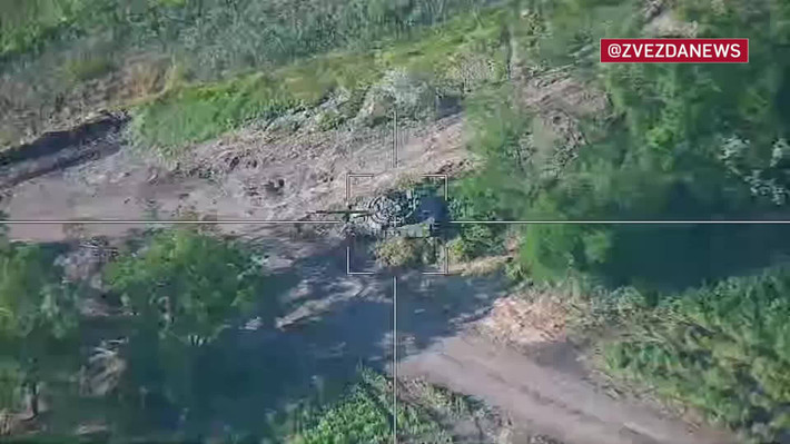 Khi đối đầu với xe tăng Leopard 2A6, người Nga đã chọn Lancet-3 với lý do là thiết kế đầu đạn đặc biệt của nó. Phiên bản Lancet-3 có đầu đạn lớn hơn (3 kg) theo nguyên lý nổ lõm, được thiết kế để tiêu diệt các mục tiêu bọc thép dày như xe tăng.