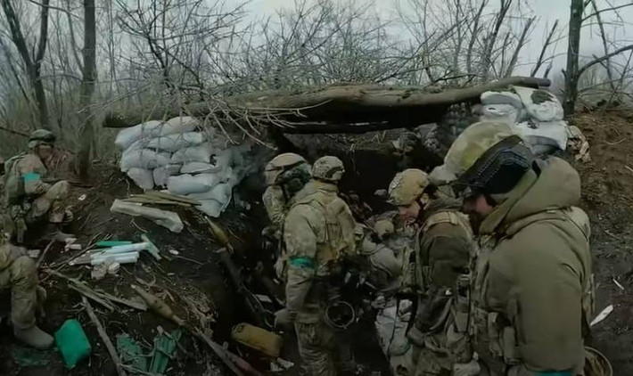 Việc bao vây hoàn toàn thành phố sẽ được thực hiện vào thời điểm có càng nhiều quân Ukraine càng tốt trong “nồi hầm” Bakhmut. Do vậy, càng có nhiều quân Ukraine còn lại trong thành phố, tổn thất của Lực lượng Vũ trang Ukraine trong quá trình bảo vệ thành phố sẽ là tối đa.