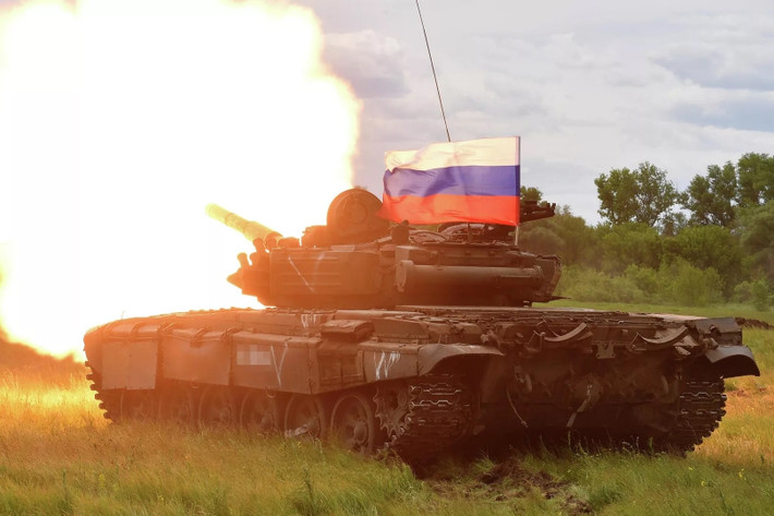 Xe tăng T-80 của Nga mặc dù đã phục vụ nhiều năm, nhưng qua được cải tiến, nâng cấp, nó vẫn thể hiện sức mạnh trong thực chiến. Theo các chuyên gia, có ba lý do để xe tăng T-80 vẫn đáp ứng yêu cầu tác chiến trong giai đoạn hiện nay đó là: