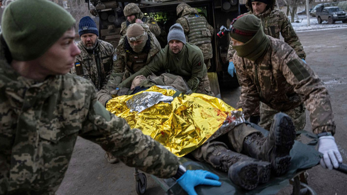 Vào ngày 25/1, người phát ngôn của quân đội Ukraine, ông Sergey Cherevaty cho biết, quân đội Nga chịu nhiều thương vong hơn trong chiến đấu tại Soledar, nhưng ông không thể cung cấp hoặc xác nhận con số cụ thể. Ông Cherevaty cũng nhấn mạnh, quân đội Ukraine rút lui để tránh hy sinh tính mạng, khi bị lính đánh thuê Wagner của Nga đánh từ phía sau.