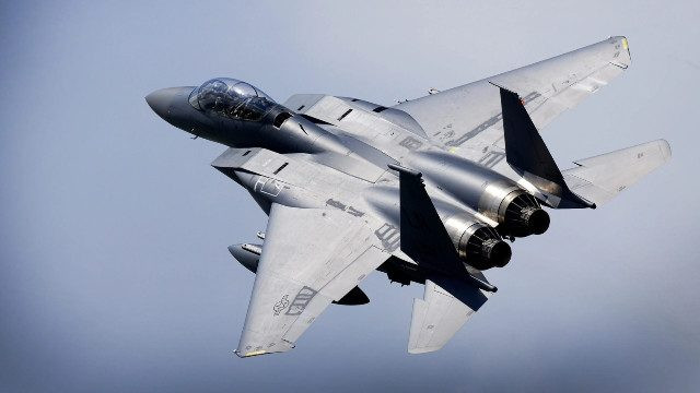 Theo trang tin quân sự Bulgarianmilitary.com, máy bay chiến đấu hạng nặng F-15EX sẽ được giao một “nhiệm vụ đặc biệt” ở Trung Đông. Sự quan tâm của Israel đối với máy bay chiến đấu này đã tăng lên, trong bối cảnh một vấn đề mà Tel Aviv không thể giải quyết, đó là làm thế nào để phá hủy các cơ sở hạt nhân của Iran nằm sâu trong lòng núi đá.
