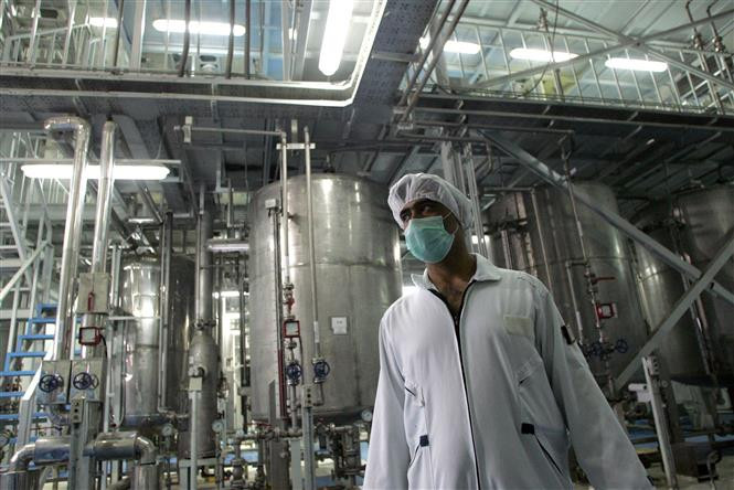 Còn Iran từ lâu đã vượt quá sản lượng uranium được làm giàu 60%. Đây là “ranh giới” do Israel thiết lập. “Thành tựu làm giàu uranium” của Iran, có nghĩa là nước này đã trở thành mục tiêu quân sự đầu tiên của Israel.