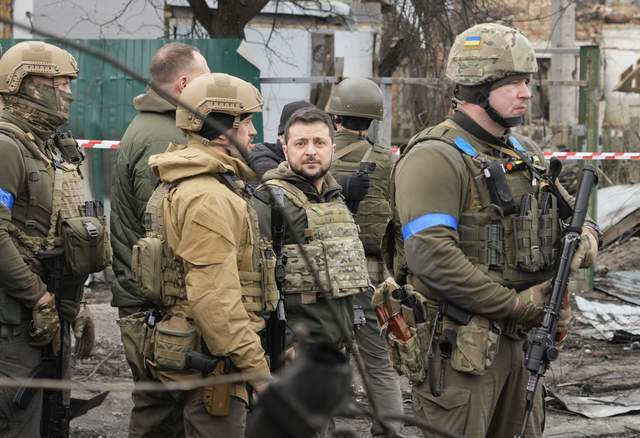 Nhưng Quân đội Ukraine cần một chiến thắng “vang dội” lúc này, nếu không phương Tây sẽ mất niềm tin vào viện trợ cho Ukraine, đây được cho là lý do khiến Kiev hạ quyết tâm, tăng quân để có thể lập lại kỳ tích phản công của tháng Mười năm ngoái.