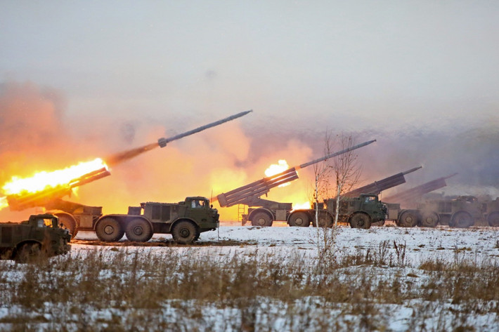 Quân đội Nga ở hướng Luhansk không cho Quân đội Ukraine bất kỳ thời gian nghỉ ngơi nào, lực lượng đổ bộ đường không Nga đã tấn công vào vị trí phòng ngự của quân Ukraine cả ngày lẫn đêm, đánh bật Quân đội Ukraine ra khỏi vị trí phòng ngự kiên cố.