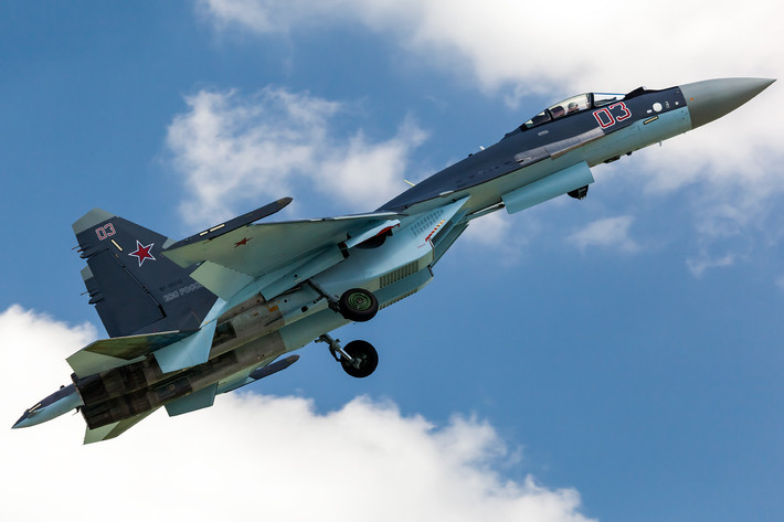 Tuyên bố về hành động “đơn độc” của Su-35S trên không phận Ukraine, có thể được kết luận bằng các bản cập nhật của Bộ Quốc phòng Nga, các video công khai về các hoạt động chiến đấu trên không và bản đồ chiến trường mà Bộ này công bố hàng ngày.