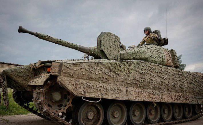 CV9035 là xe chiến đấu bộ binh do Công ty Heggron của Thụy Điển (nay đã được Công ty BAE Systems của Anh mua lại) phát triển theo yêu cầu của Quân đội Hà Lan và dựa trên cơ sở cải tiến dòng xe chiến đấu bộ binh CV90 (Nguồn ảnh NetEase Military).