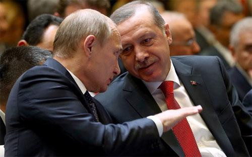 Trước đây có thông tin rằng, Tổng thống Nga Putin đã đặt điều kiện với Tổng thống Thổ Nhĩ Kỳ Erdogan ngừng giao UAV TB-2 cho Ukraine, để duy trì thỏa thuận khí đốt. Do đó, rất có thể Thổ Nhĩ Kỳ sẽ không thực hiện bất kỳ đợt giao UAV TB2 mới nào cho Ukraine.